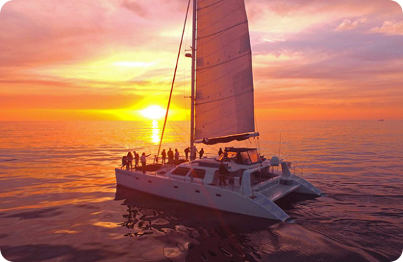 Madurot travel_romantic boat trip_Expiriences_Expiriences