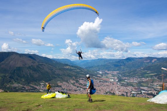 paragliding-medellin-paraglider-taking-off