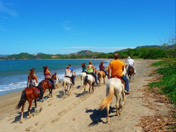 Horseback Pura Adrenalina Costa Rica - Maduro Travel